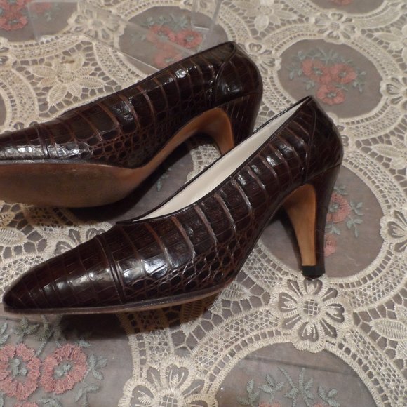 Chanel Brown Crocodile Leather Classic Heeled Pumps Size 7 1/2M - Picture 12 of 16